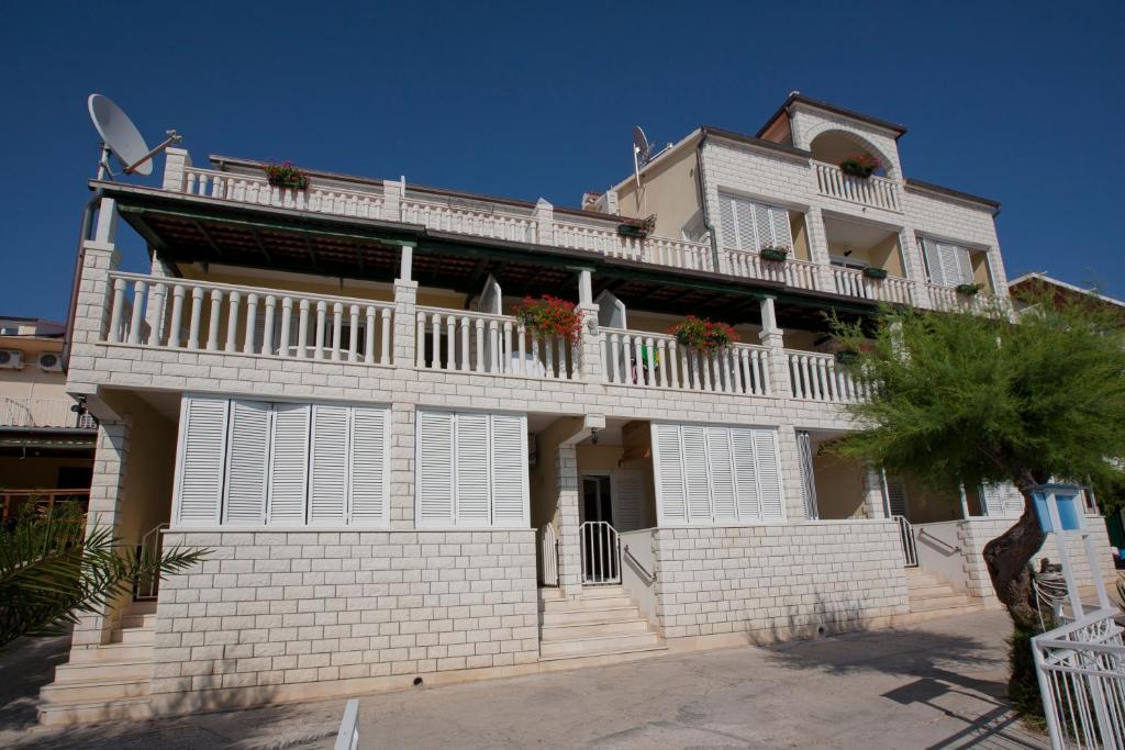 Superb Beachfront Luxury Seaview With Private Beach Milna  Esterno foto