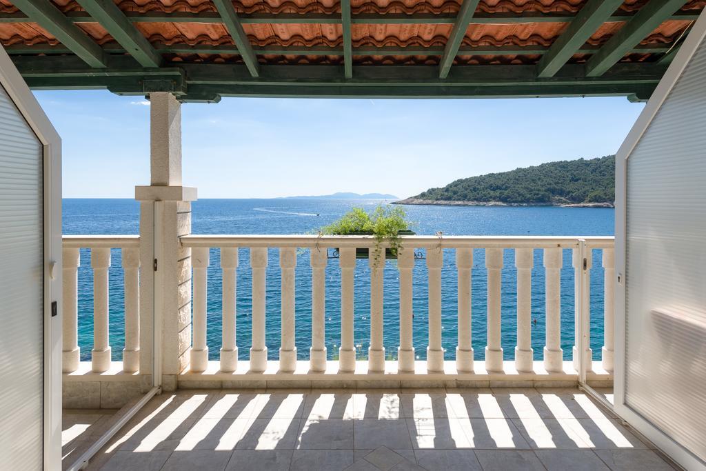 Superb Beachfront Luxury Seaview With Private Beach Milna  Esterno foto