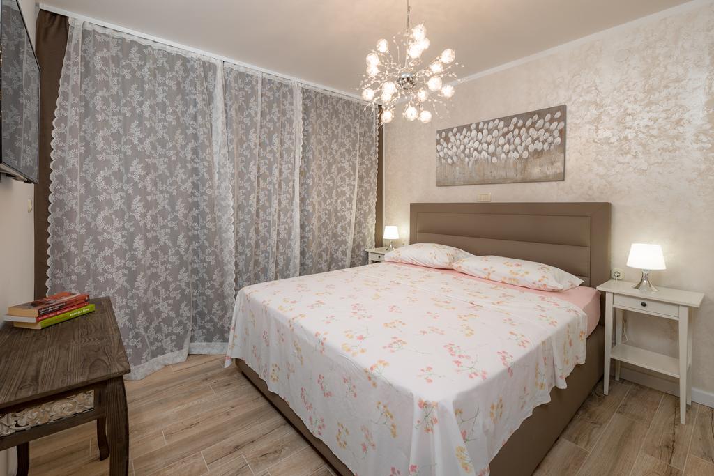 Superb Beachfront Luxury Seaview With Private Beach Milna  Esterno foto