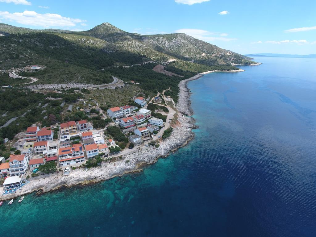 Superb Beachfront Luxury Seaview With Private Beach Milna  Esterno foto