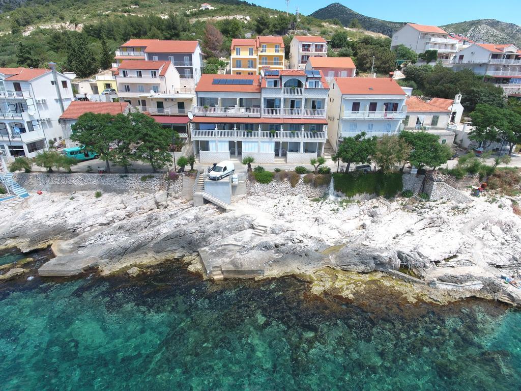 Superb Beachfront Luxury Seaview With Private Beach Milna  Esterno foto