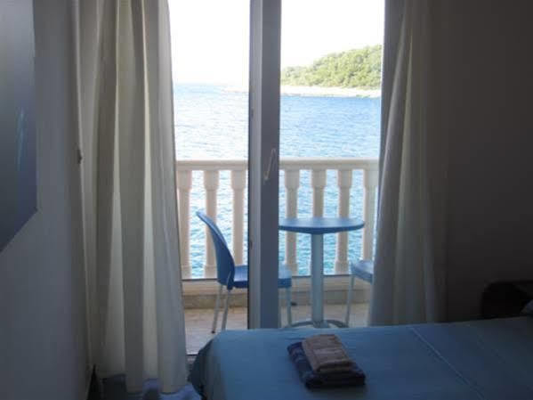 Superb Beachfront Luxury Seaview With Private Beach Milna  Esterno foto