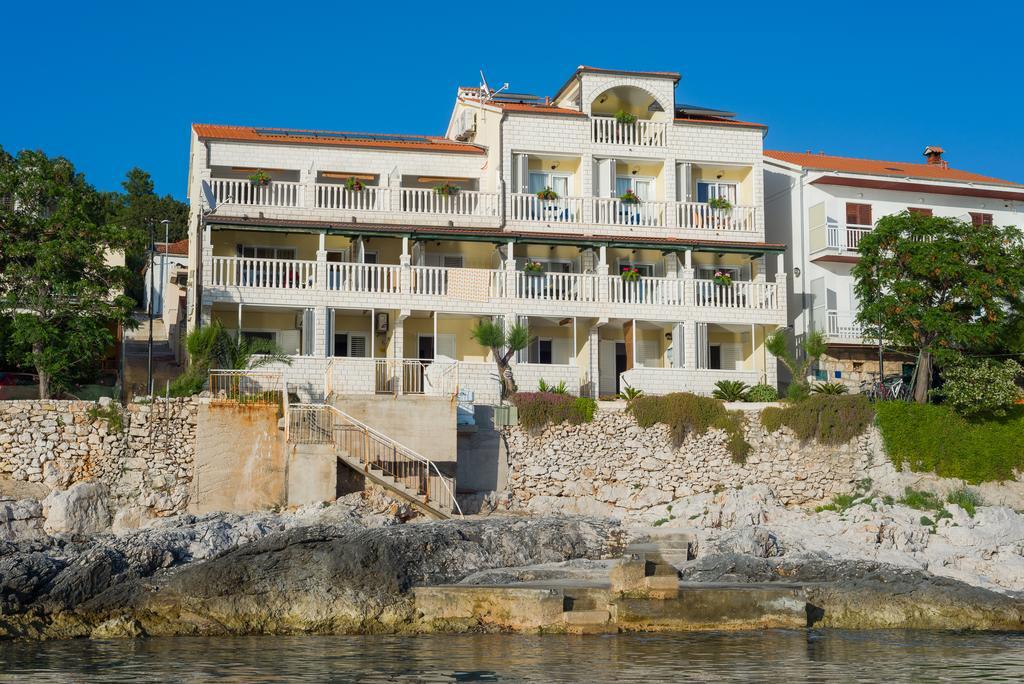 Superb Beachfront Luxury Seaview With Private Beach Milna  Esterno foto